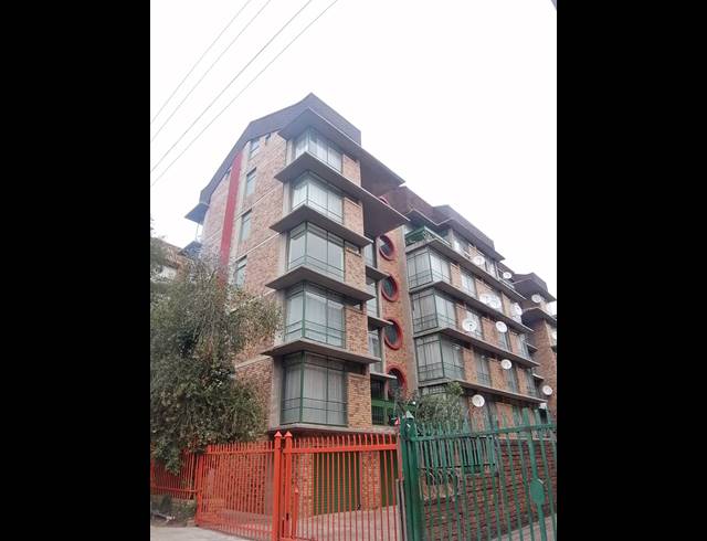 2 BEDROOM APARTMENT FOR SALE IN SUNNYSIDE